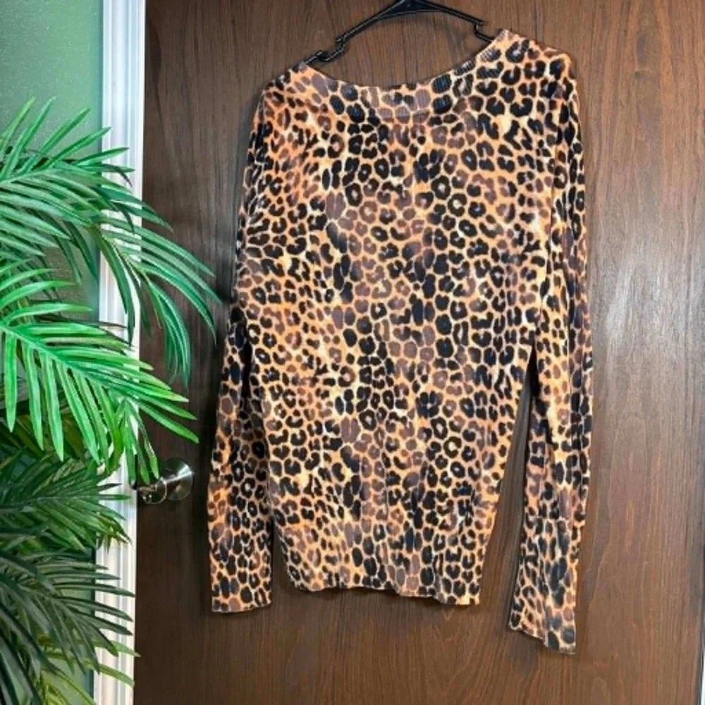 Express Leopard Print Deep V Lightweight Sweater Top Size Large Y2K - Picture 4 of 6